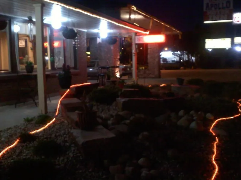 Apollo Motor Inn, 296 Addison Ave W