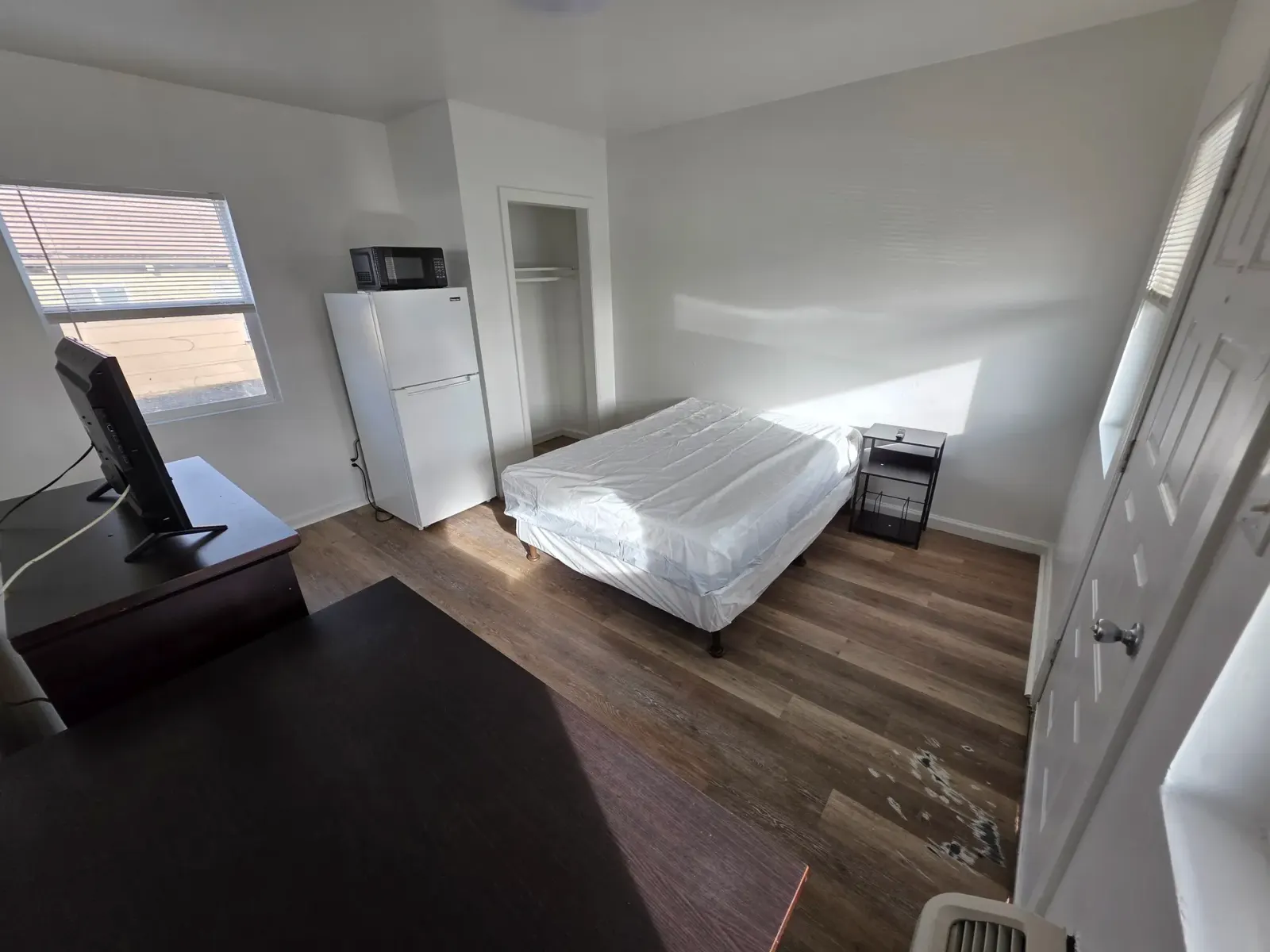 Park Motel, 401 Addison Ave W